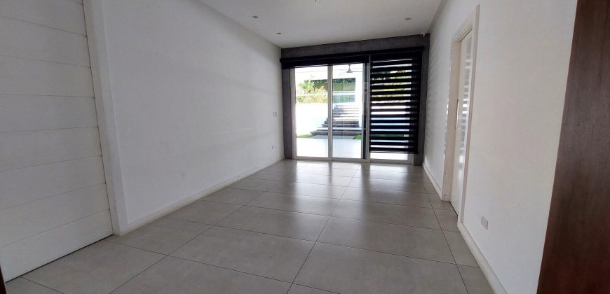 Casa en Santo Domingo – Renta y Venta