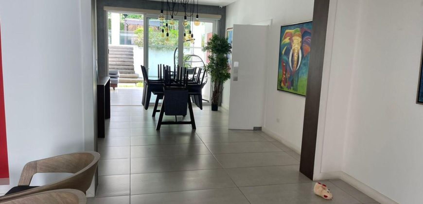 Casa en Santo Domingo – Renta y Venta