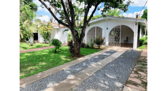 Las Colinas – Casa Alquiler y Venta