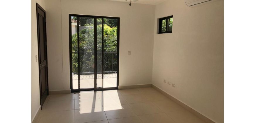 Casa en venta en condominio Villa Esmeralda