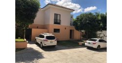 Casa en venta en condominio Villa Esmeralda