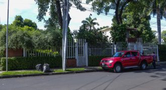 Casa en venta en Los Robles Managua