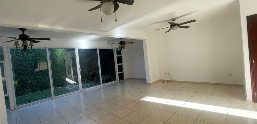 Casa en venta en Portal de Las Colinas