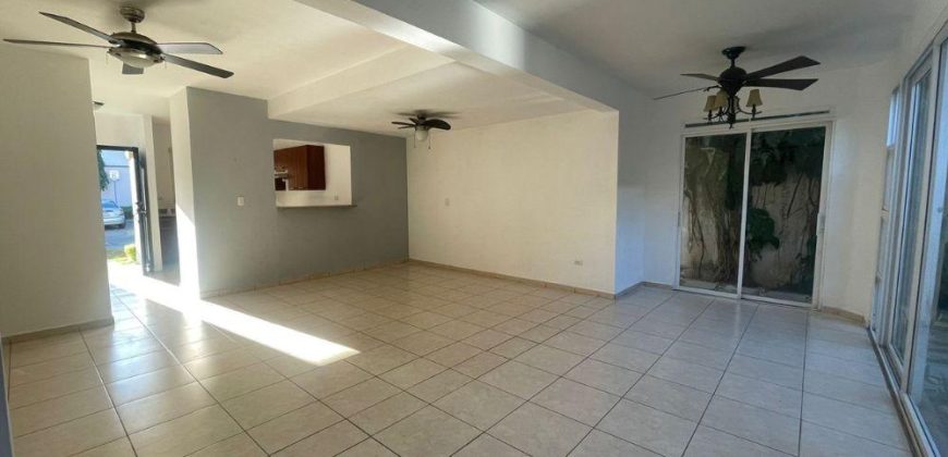 Casa en venta en Portal de Las Colinas