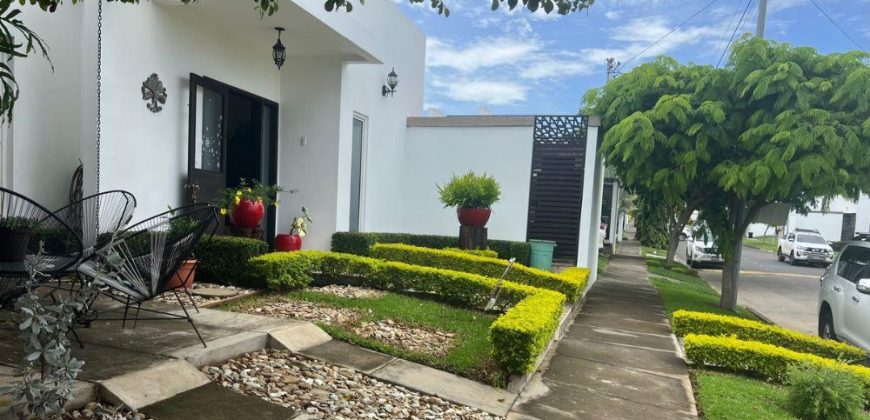 Casa en venta en Las Sierritas Managua