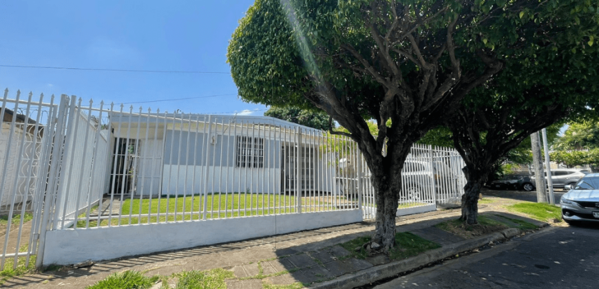 Casa en venta en Altamira Este