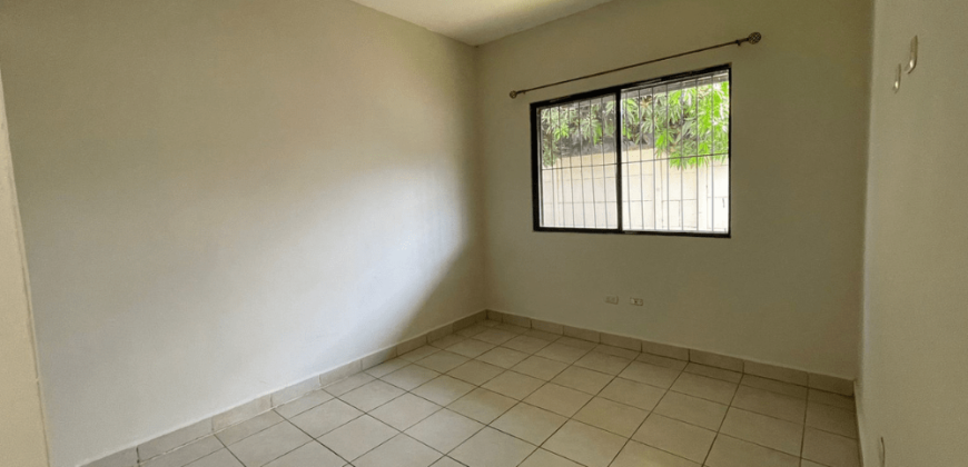 Casa en venta en residencial Villa Valeska, Carretera Masaya