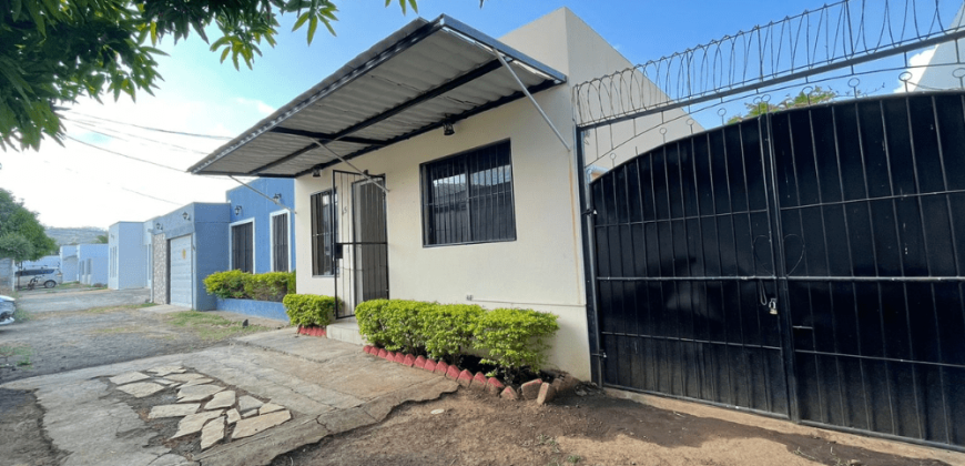 Casa en venta en residencial Villa Valeska, Carretera Masaya