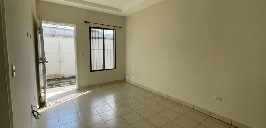 Casa en venta en residencial Villa Valeska, Carretera Masaya