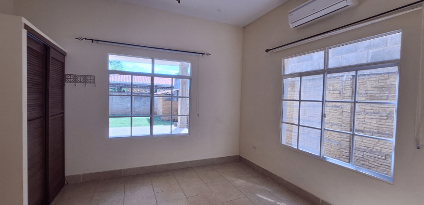 Casa en venta en Residencial Los Robles, Rivas