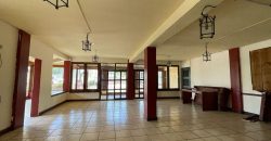 Plaza Comercial en Venta en Rotonda El Güegüense, Managua