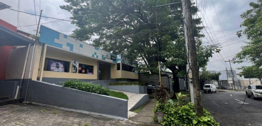 Venta de Locales Comerciales en Sector Exclusivo – Los Robles, Managua