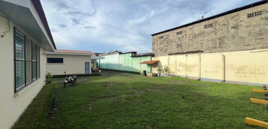 Plaza comercial en venta en León