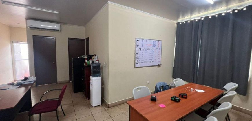 Plaza comercial en venta en León