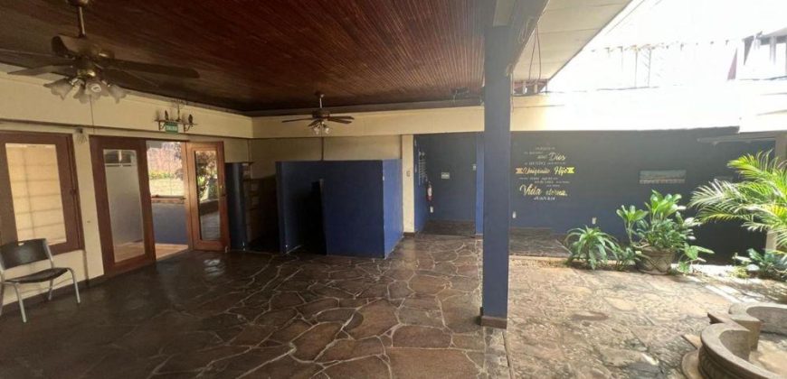 Casa en Venta en Bolonia, Managua – Amplia Propiedad Ideal para Negocios o Vivienda