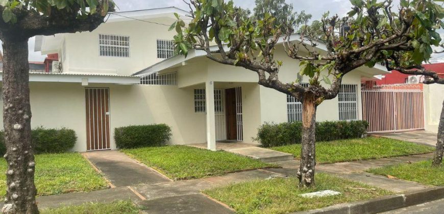 Casa en Venta en Urbanización Lomas de San Ángel, Managua