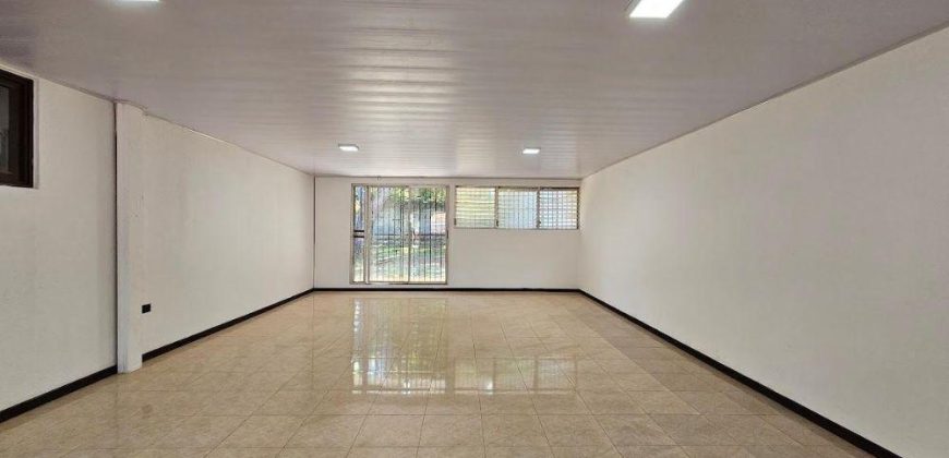 Se Vende Casa Segunda Entrada Las Colinas, Managua