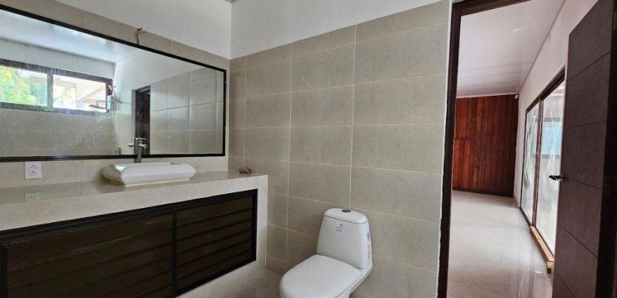 Se Vende Casa Segunda Entrada Las Colinas, Managua