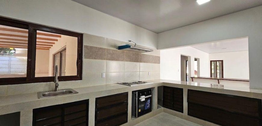 Se Vende Casa Segunda Entrada Las Colinas, Managua
