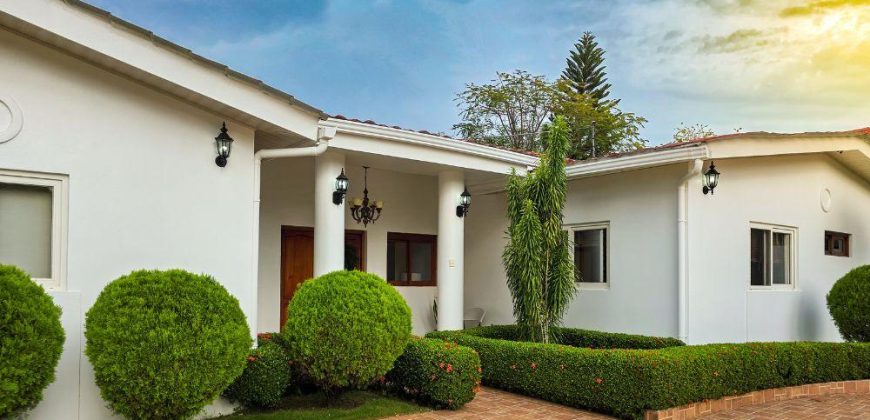 Preciosa Casa de Venta en Colinas de Santa Cruz, Las Colinas, Managua