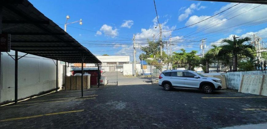 Se Vende Local comercial En Altamira D’este, Managua